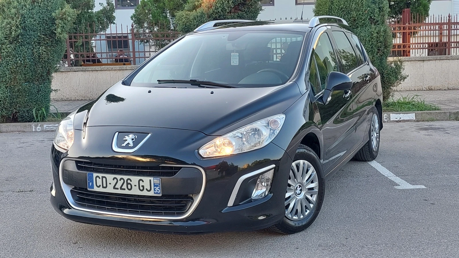 Peugeot 308 1.6e-HDI 92hp * EURO 5 * FACELIFT * КЛИМАТИК *  - изображение 3