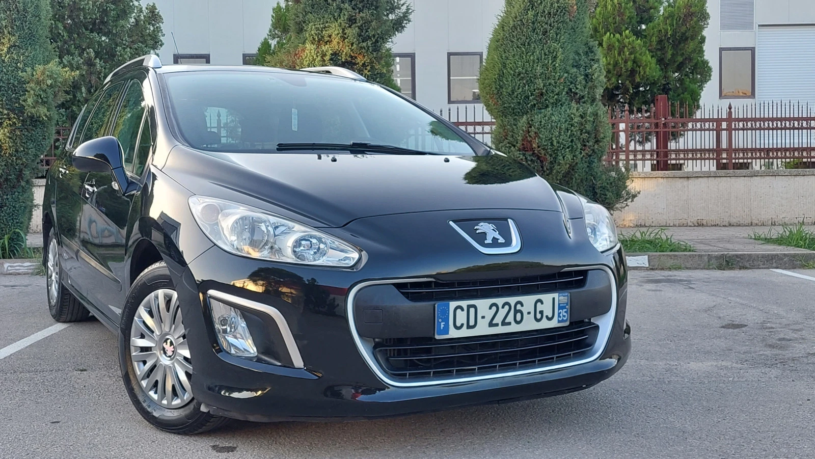 Peugeot 308 1.6e-HDI 92hp * EURO 5 * FACELIFT * КЛИМАТИК *  - изображение 10