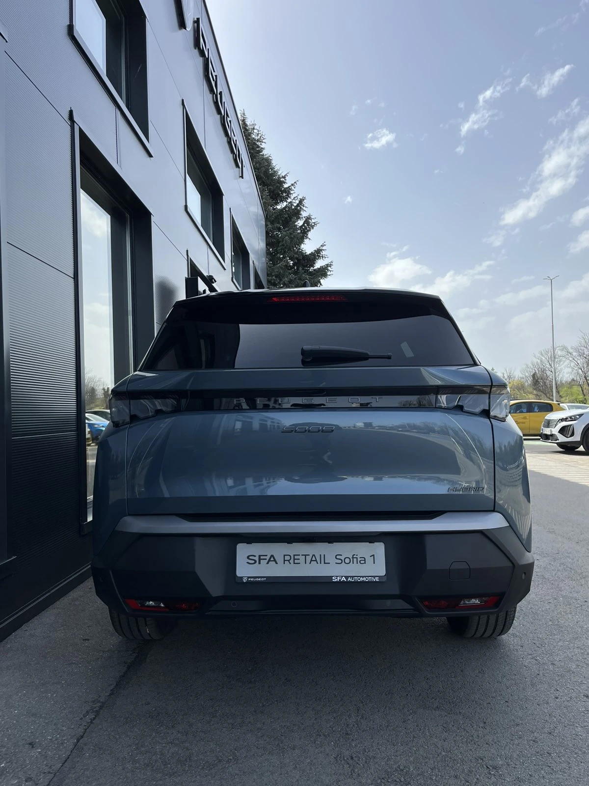 Peugeot 5008 GT 1.2 PureTech 145 HYBRID 48V e-DCS6 EURO 6.4 - изображение 8