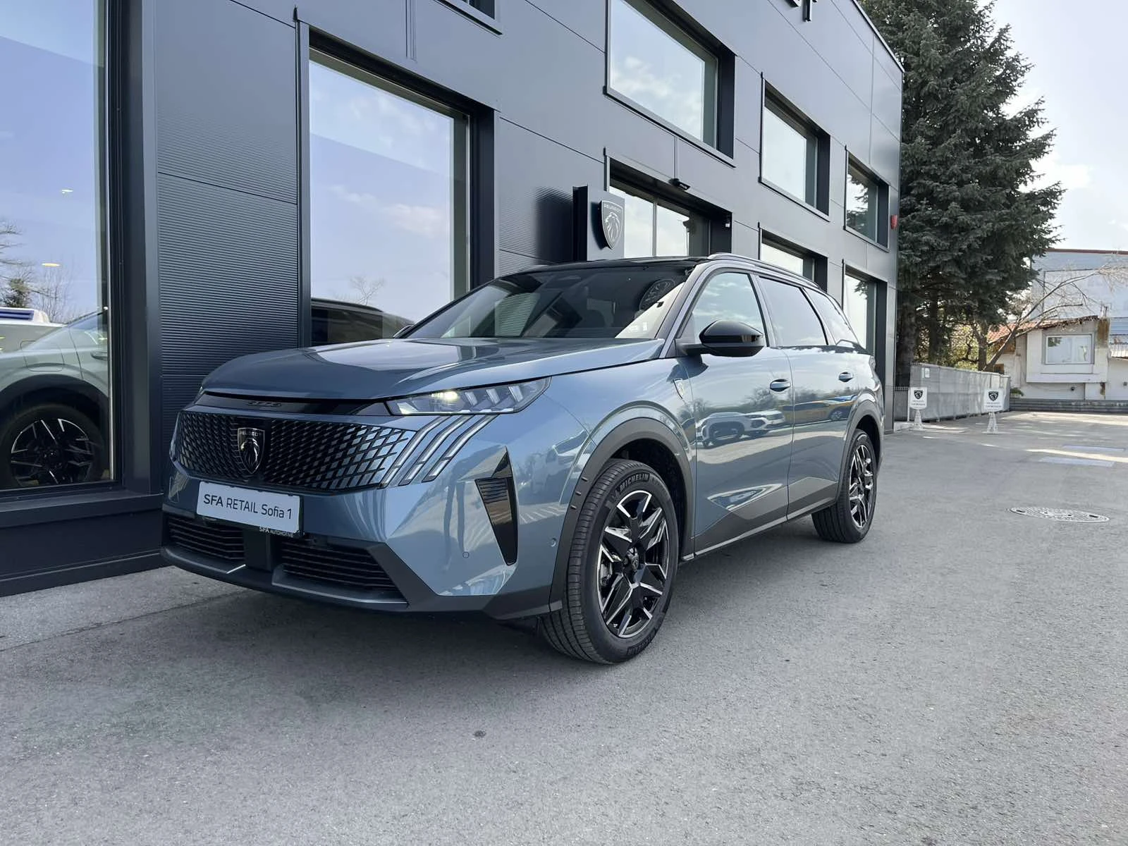 Peugeot 5008 GT 1.2 PureTech 145 HYBRID 48V e-DCS6 EURO 6.4 - изображение 4