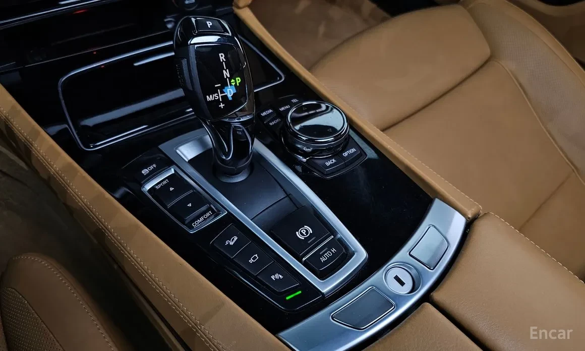 BMW 730 7 Series (F01) 730d xDrive Individual - изображение 9