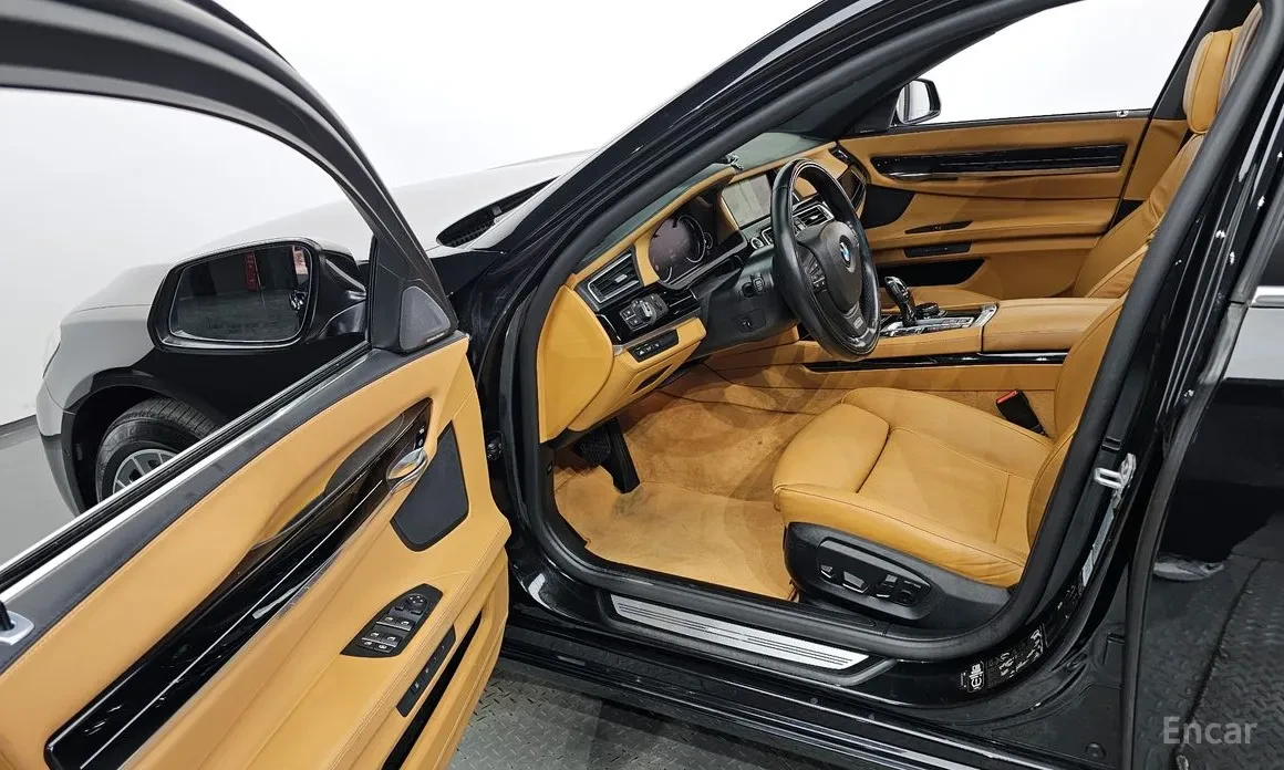 BMW 730 7 Series (F01) 730d xDrive Individual - изображение 10