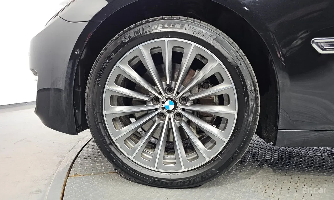 BMW 730 7 Series (F01) 730d xDrive Individual - изображение 5