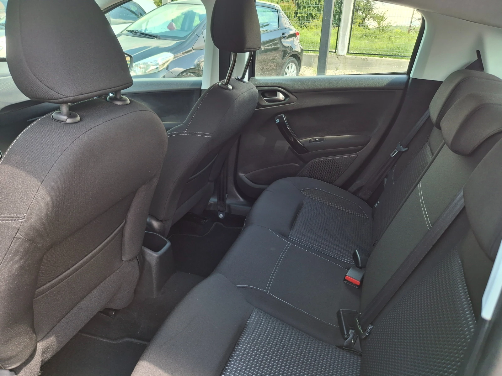 Peugeot 208 1.6 e-HDI - изображение 10