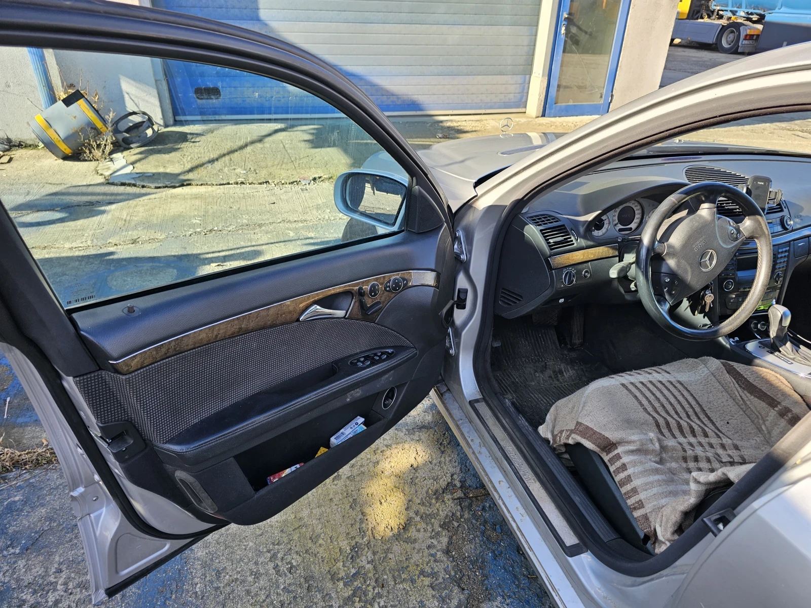 Mercedes-Benz E 220  - изображение 3