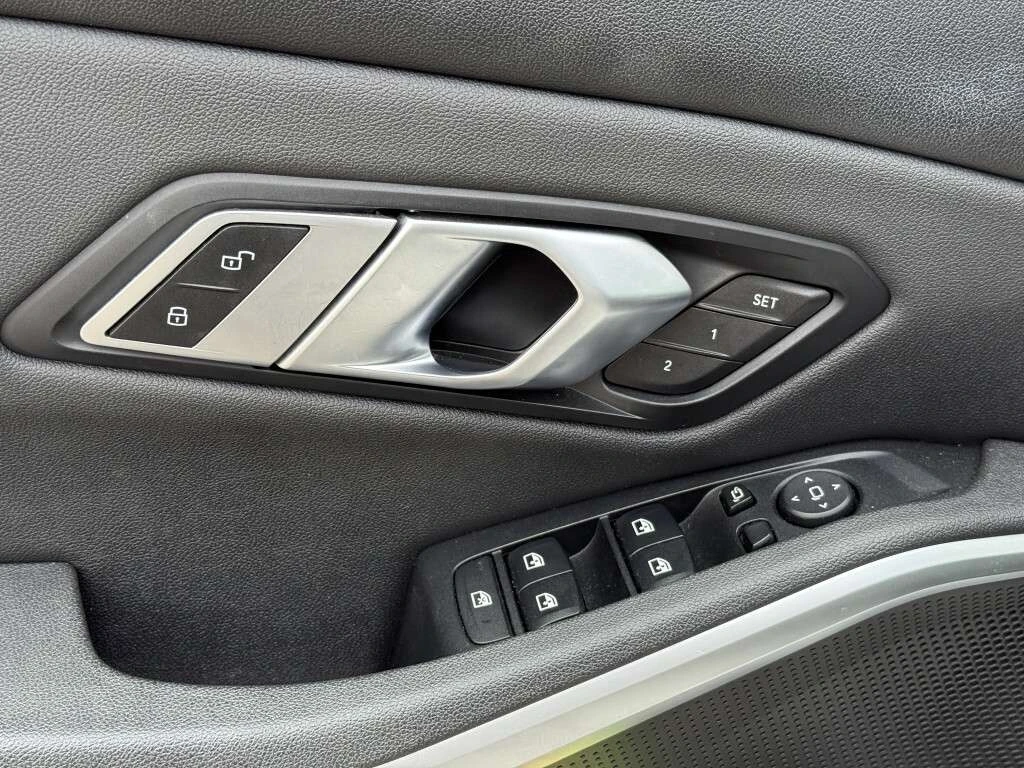 BMW 330 * xDrive * CARFAX * ���� �� �� | Mobile.bg � ����������� 16