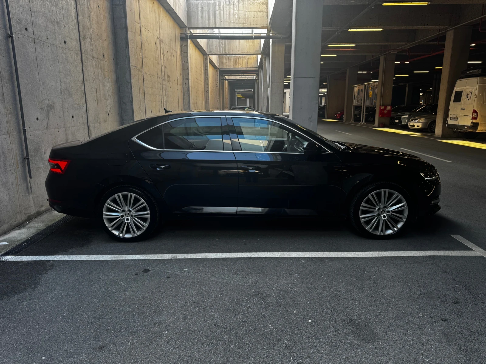 Skoda Superb 2.0 TSI, снимка 3 - Автомобили и джипове - 53740169