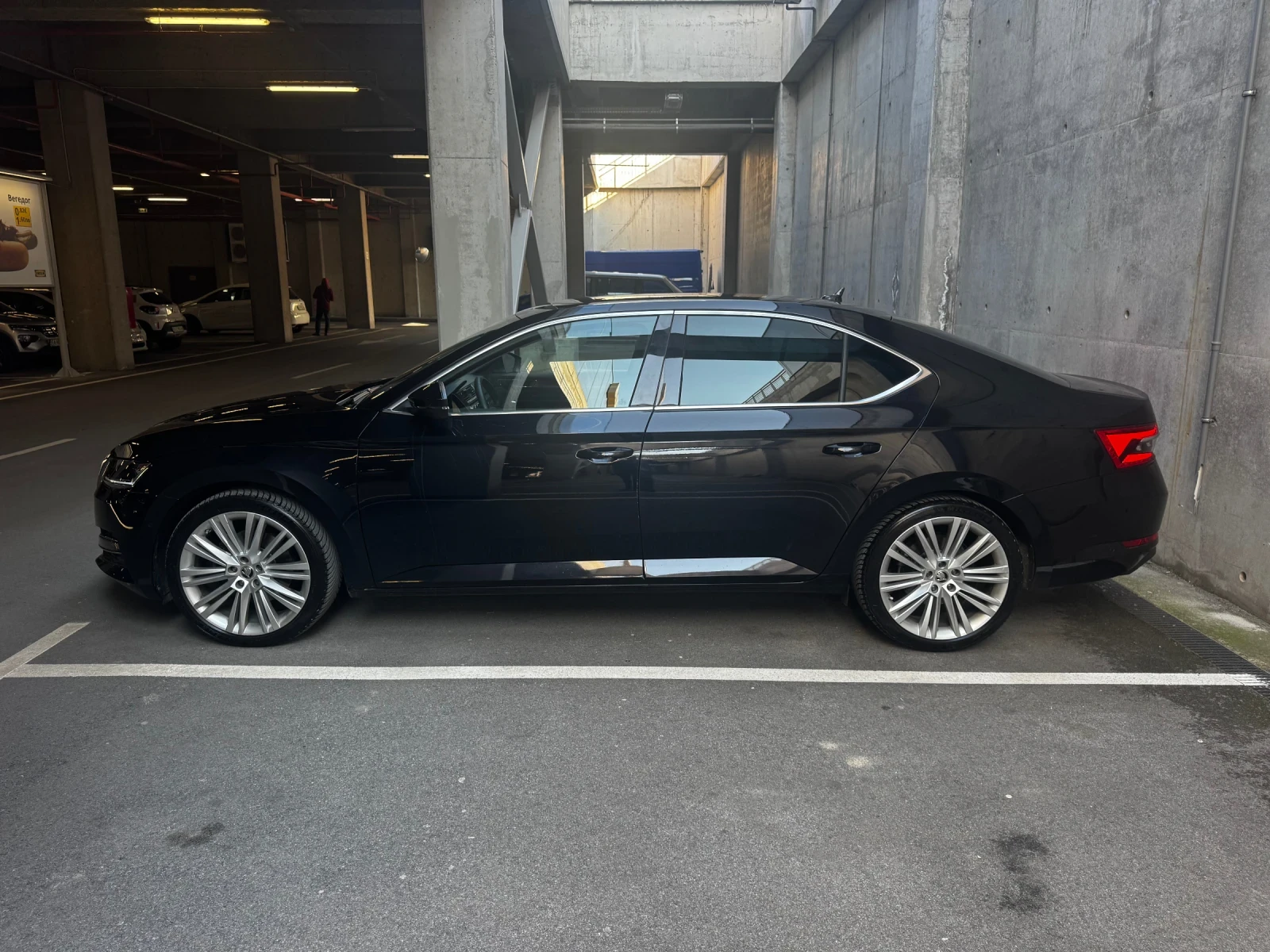 Skoda Superb 2.0 TSI, снимка 2 - Автомобили и джипове - 53740169