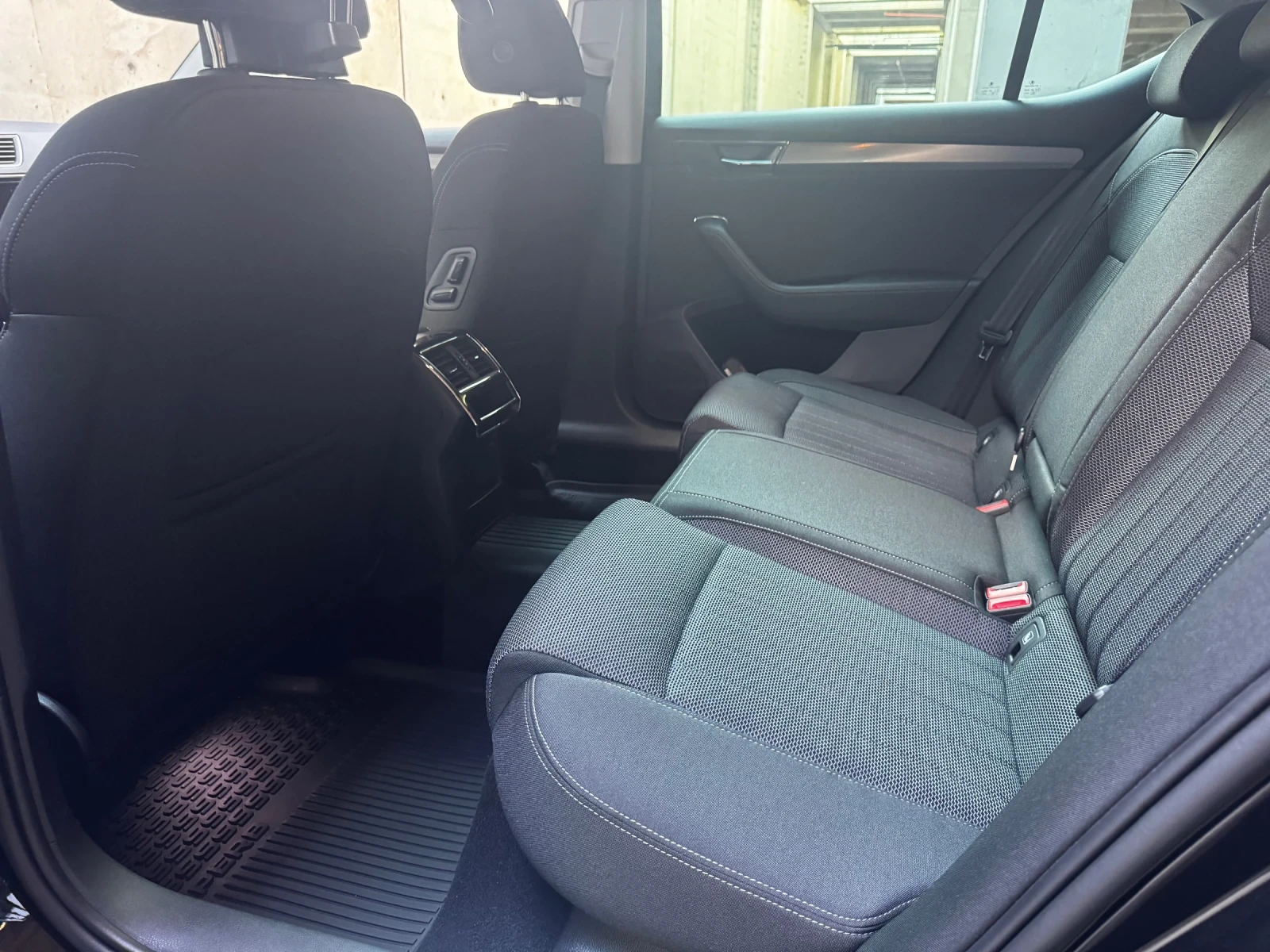 Skoda Superb 2.0 TSI, снимка 6 - Автомобили и джипове - 53740169