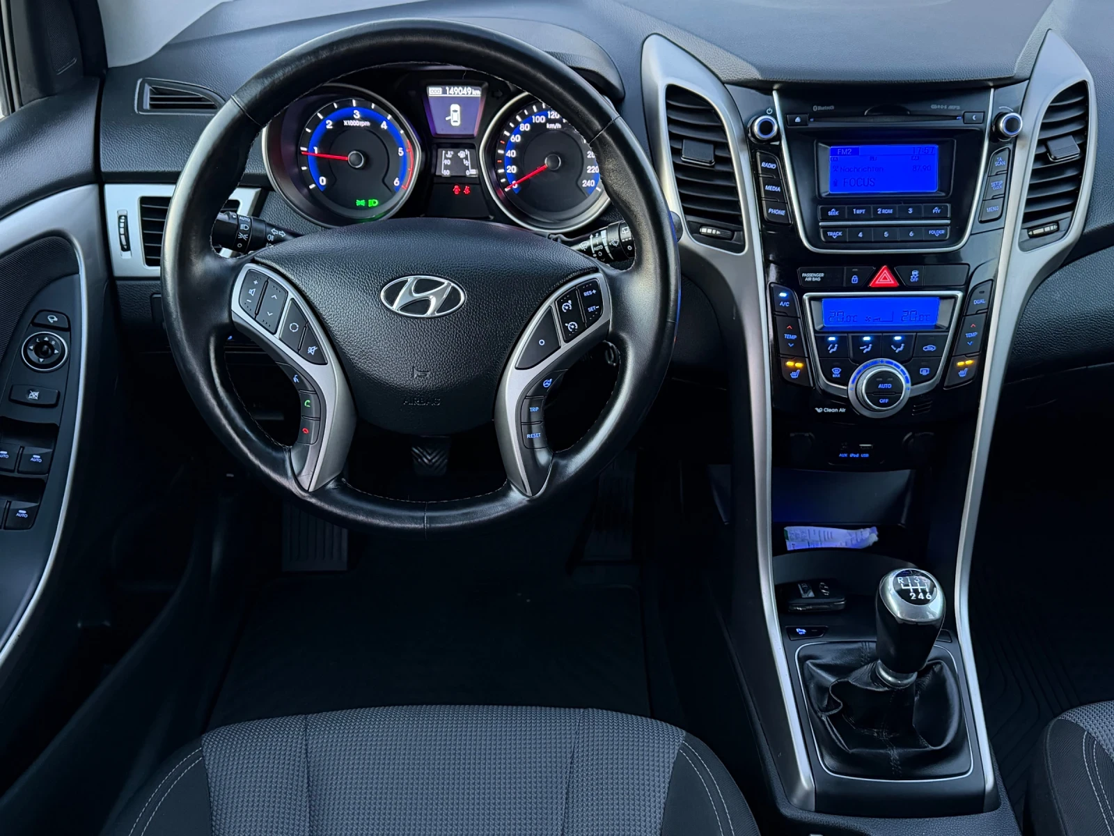 Hyundai I30 1.6CRDi 110кс * Euro-6* * Face-Lift* * Климатроник, снимка 11 - Автомобили и джипове - 54141478