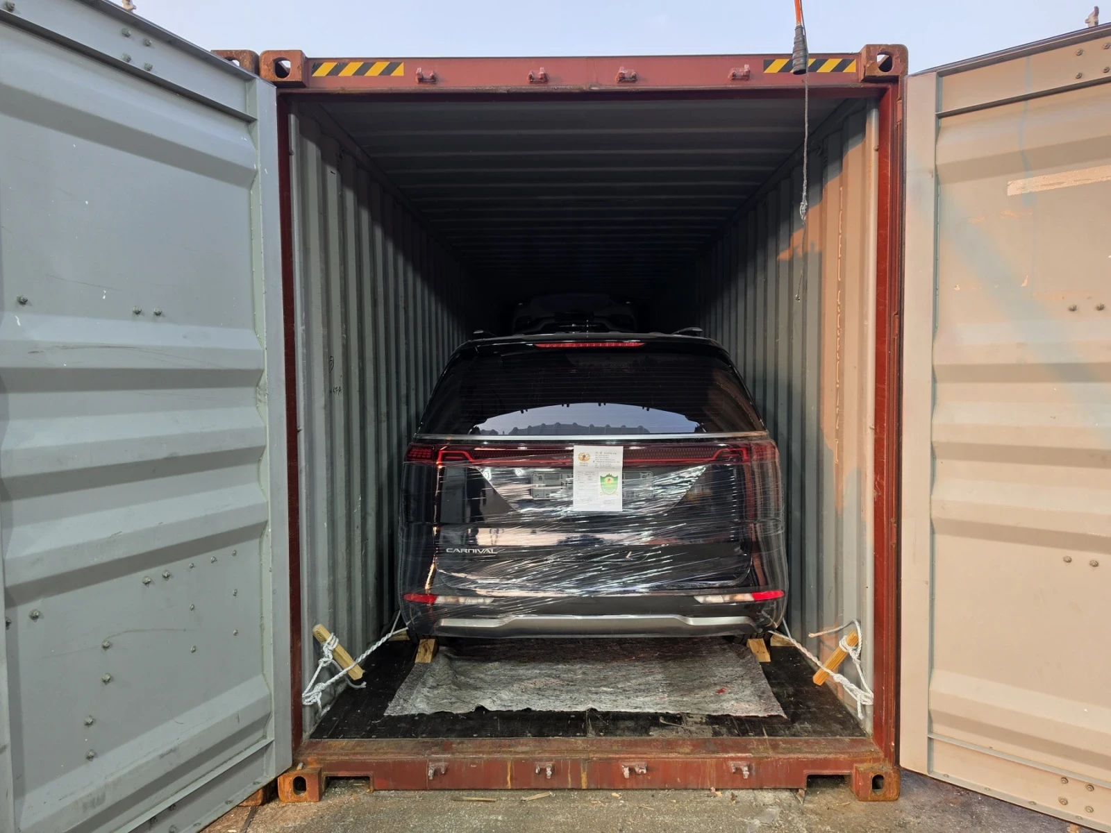 Kia Carnival 9 мест, много ексрти. 11.21 , снимка 8 - Автомобили и джипове - 54143389