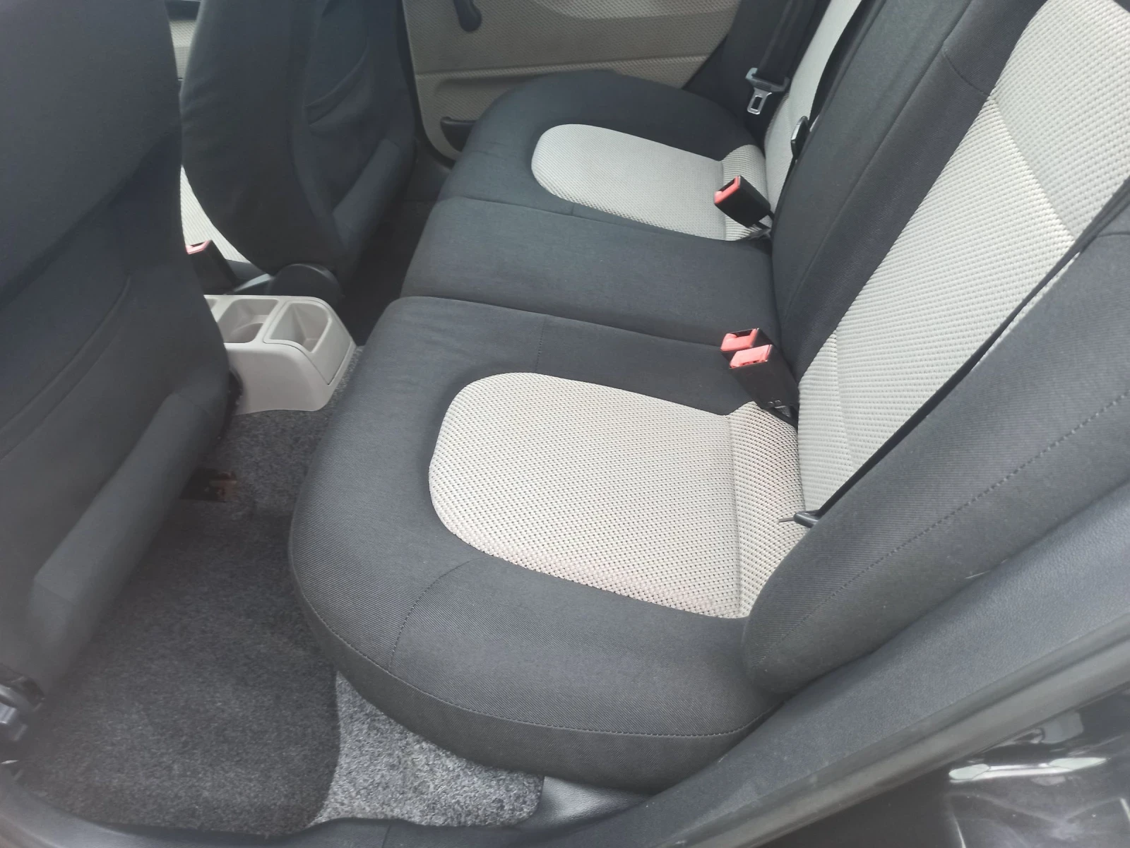 Skoda Fabia 1.4, снимка 11 - Автомобили и джипове - 54144167