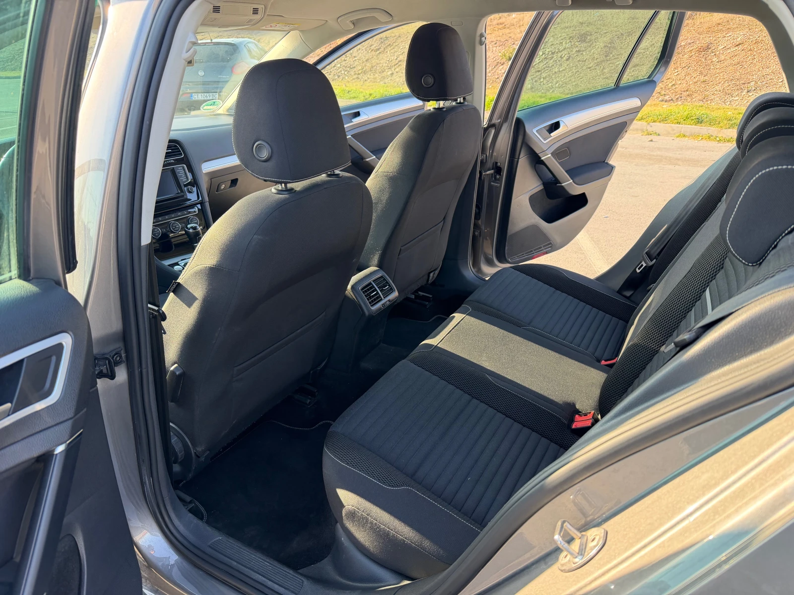 VW Golf, снимка 8 - Автомобили и джипове - 54271401