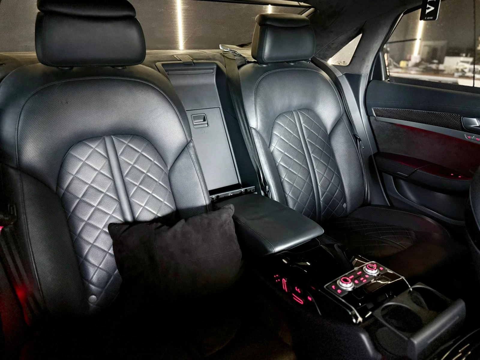 Audi S8 + * Matrix* Bose* Подгрев* Обдух* Full* Лизинг , снимка 16 - Автомобили и джипове - 54381046
