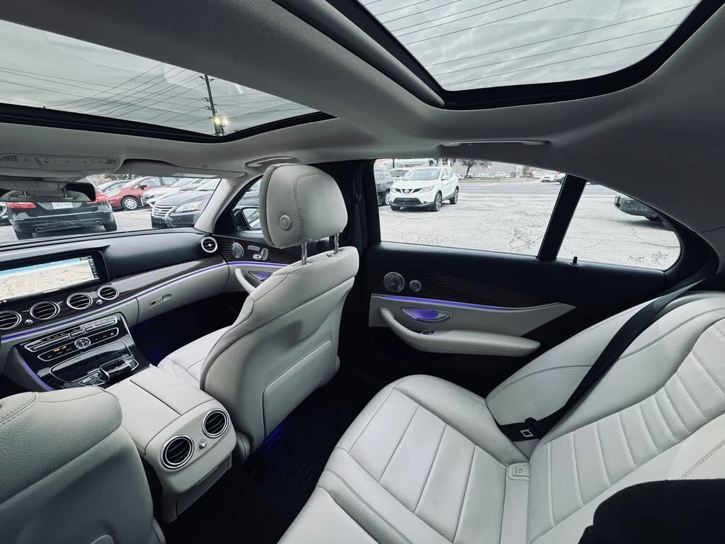 Mercedes-Benz E 300 DIGITAL* AMG* BURMESTER* ПАМЕТ* КАМЕРА, снимка 10 - Автомобили и джипове - 54509633