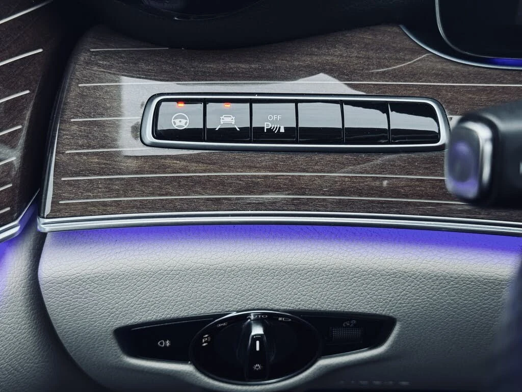 Mercedes-Benz E 300 DIGITAL* AMG* BURMESTER* ПАМЕТ* КАМЕРА, снимка 17 - Автомобили и джипове - 54509633