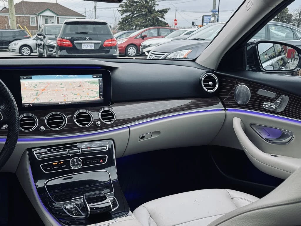 Mercedes-Benz E 300 DIGITAL* AMG* BURMESTER* ПАМЕТ* КАМЕРА, снимка 13 - Автомобили и джипове - 54509633