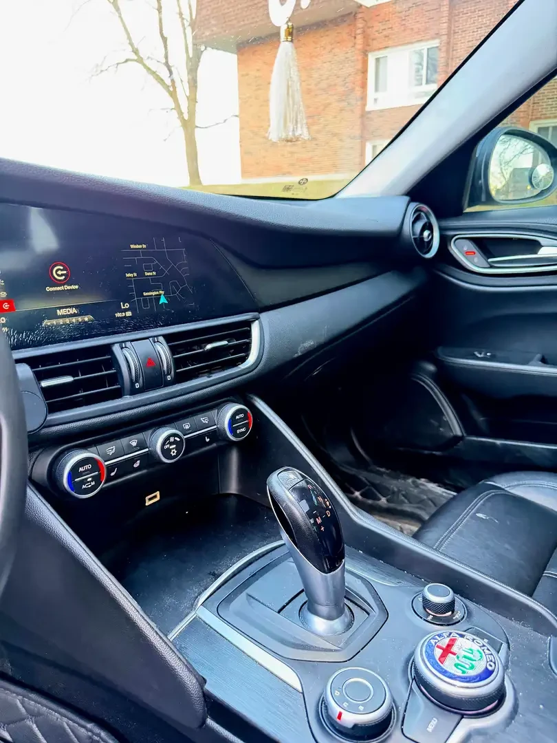 Alfa Romeo Giulia TI SPORTS LINE, снимка 14 - Автомобили и джипове - 54508852