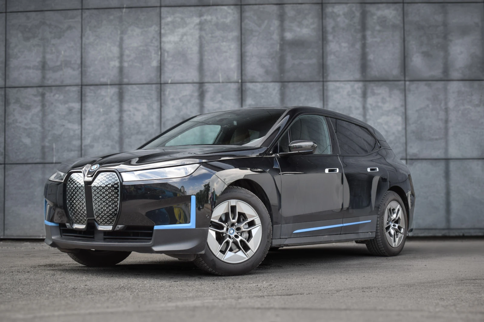 BMW iX XDrive 50, снимка 4 - Автомобили и джипове - 54661280