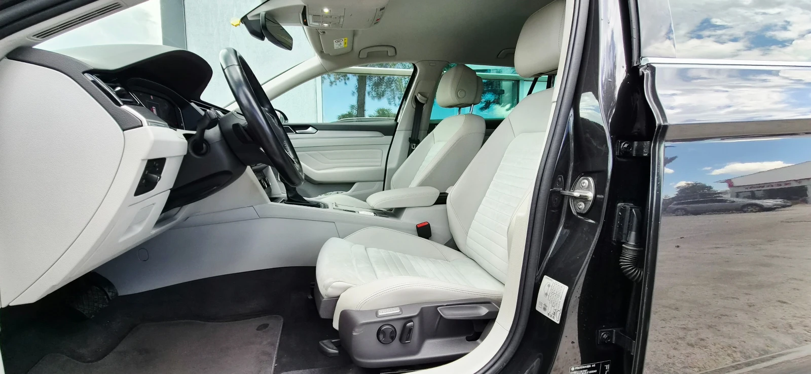 VW Passat Executive 190hp Кожа/Дигитал/LED/Камера/Ел.багажни, снимка 8 - Автомобили и джипове - 54728217