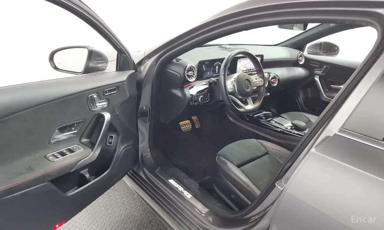 Mercedes-Benz A 35 | ПАНОРАМА | ПОДГРЕВ | АВТОКРЕДИТ | , снимка 8 - Автомобили и джипове - 55612309