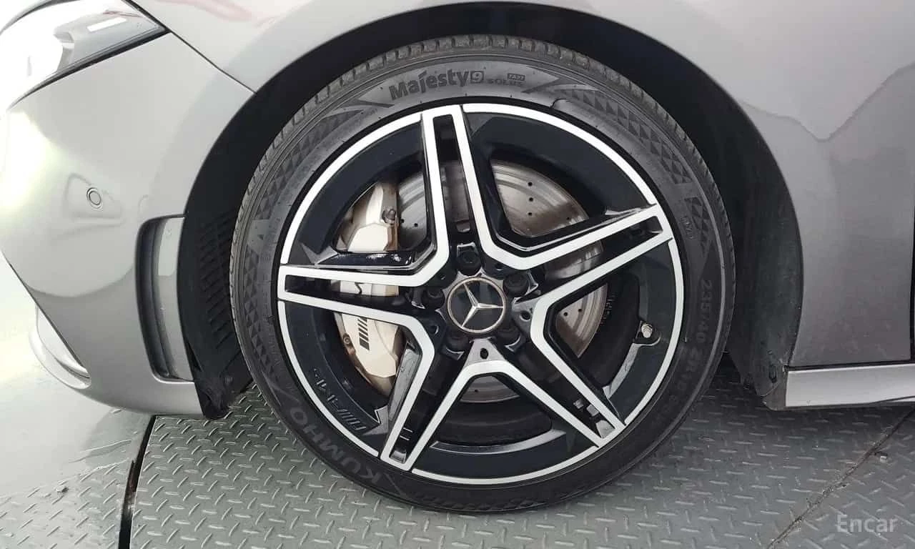 Mercedes-Benz A 35 | ПАНОРАМА | ПОДГРЕВ | АВТОКРЕДИТ | , снимка 4 - Автомобили и джипове - 55612309