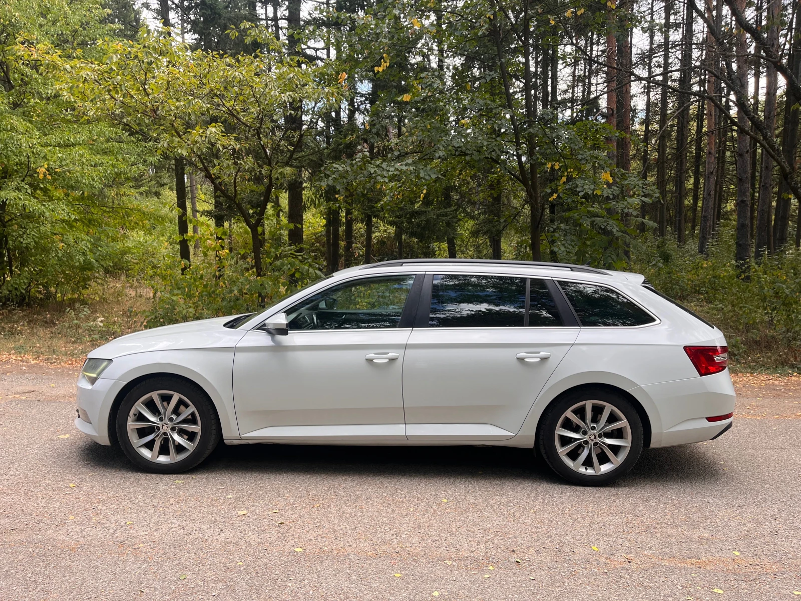 Skoda Superb 2.0 190кс 4х4 АВТОМАТИК , снимка 3 - Автомобили и джипове - 56223651