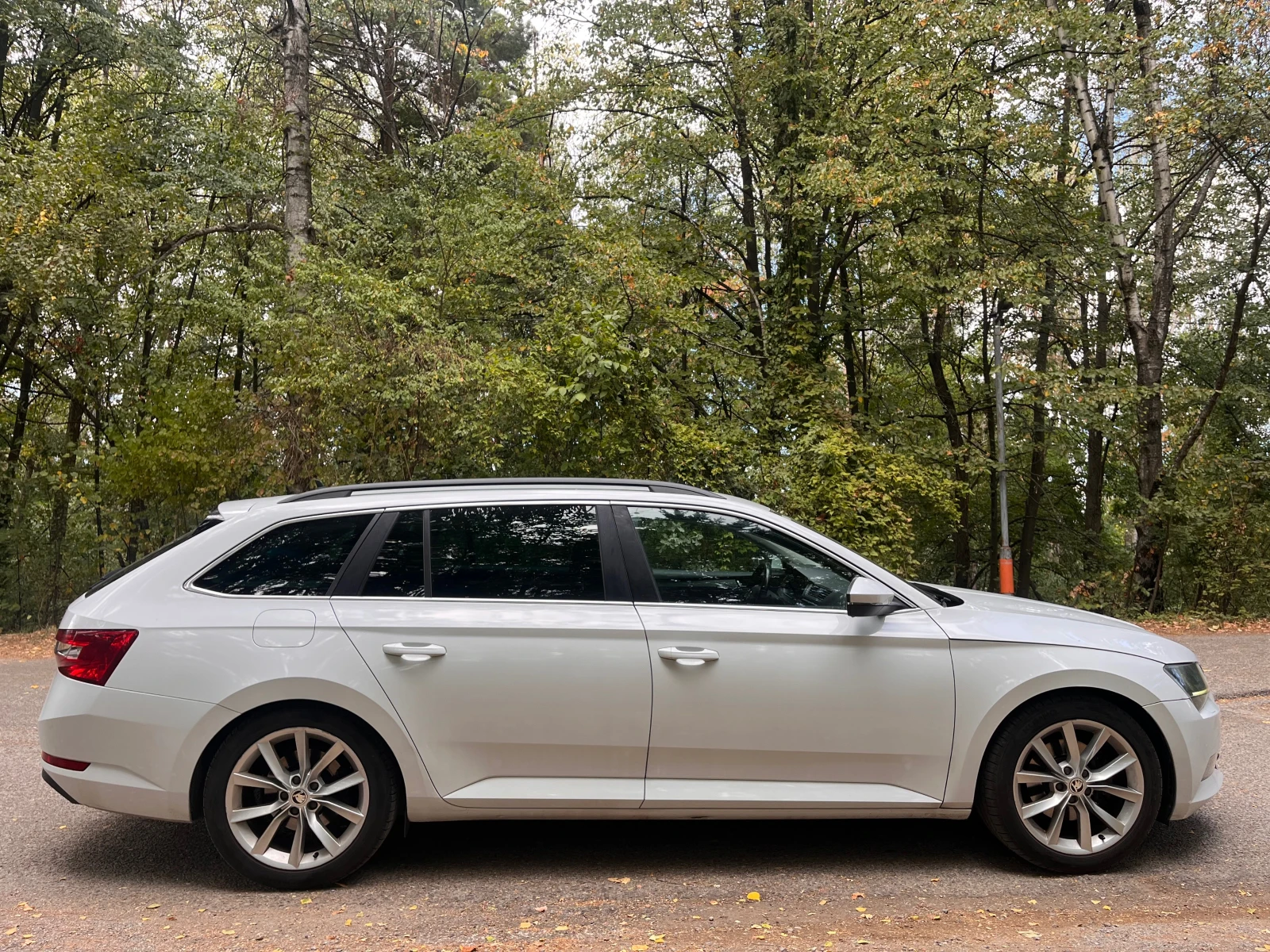 Skoda Superb 2.0 190кс 4х4 АВТОМАТИК , снимка 7 - Автомобили и джипове - 56223651