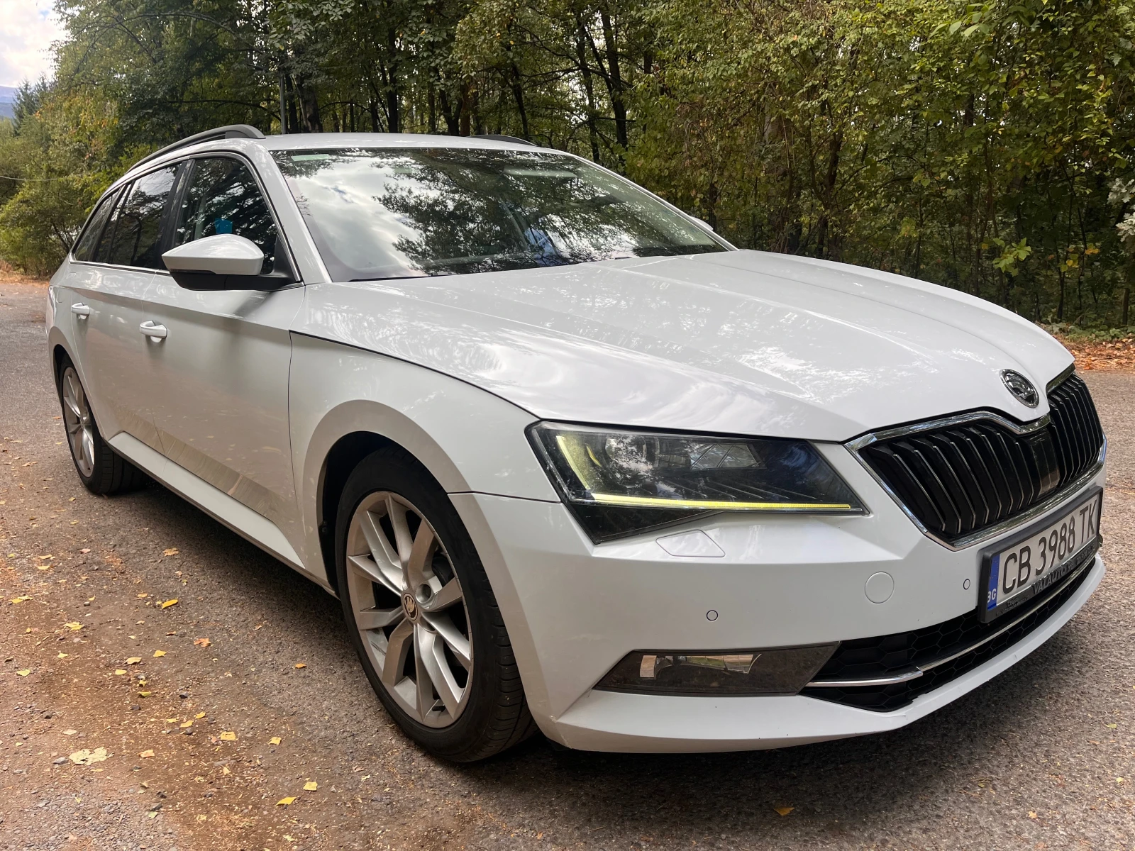 Skoda Superb 2.0 190кс 4х4 АВТОМАТИК , снимка 8 - Автомобили и джипове - 56223651