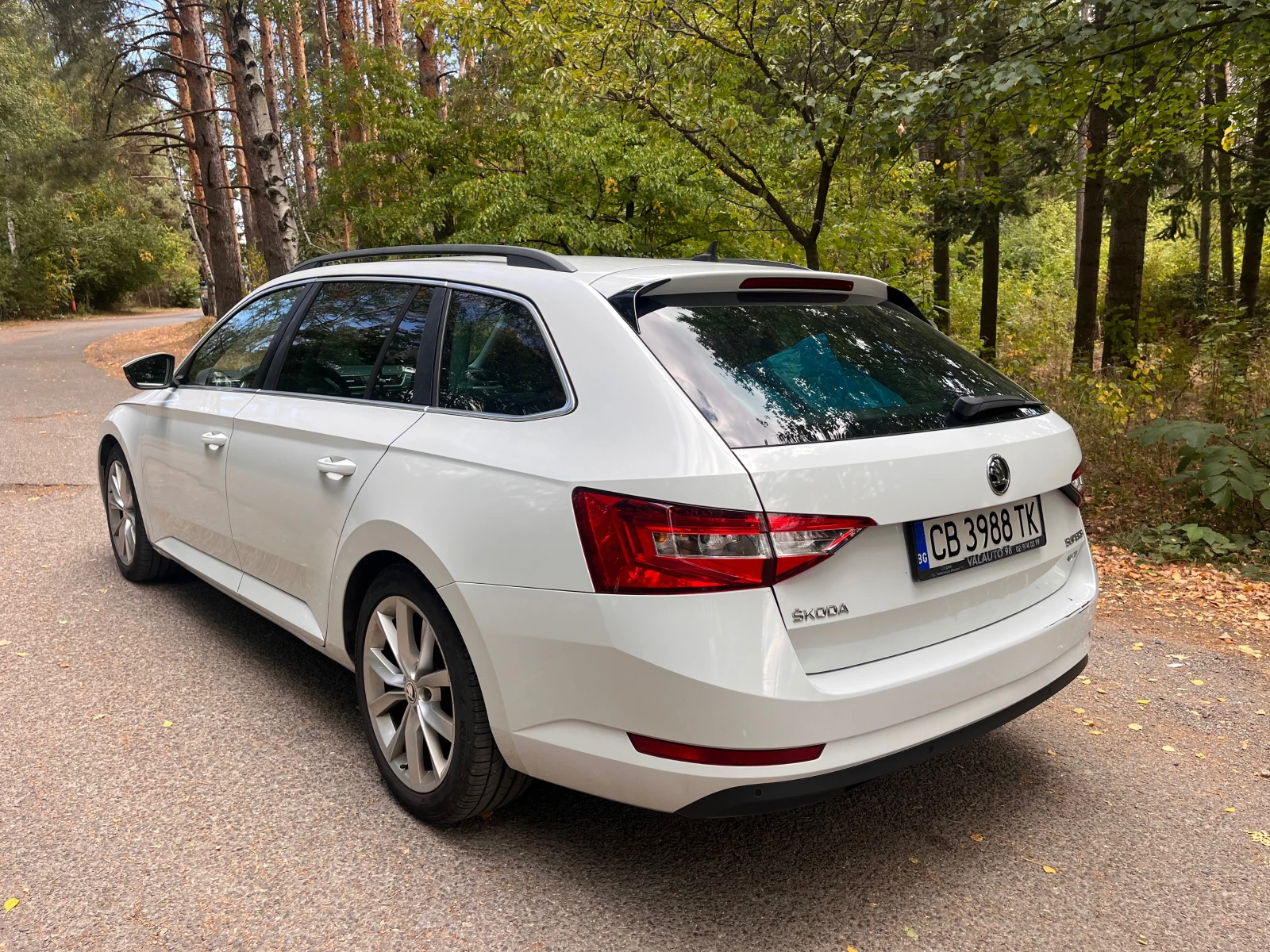 Skoda Superb 2.0 190кс 4х4 АВТОМАТИК , снимка 4 - Автомобили и джипове - 56223651
