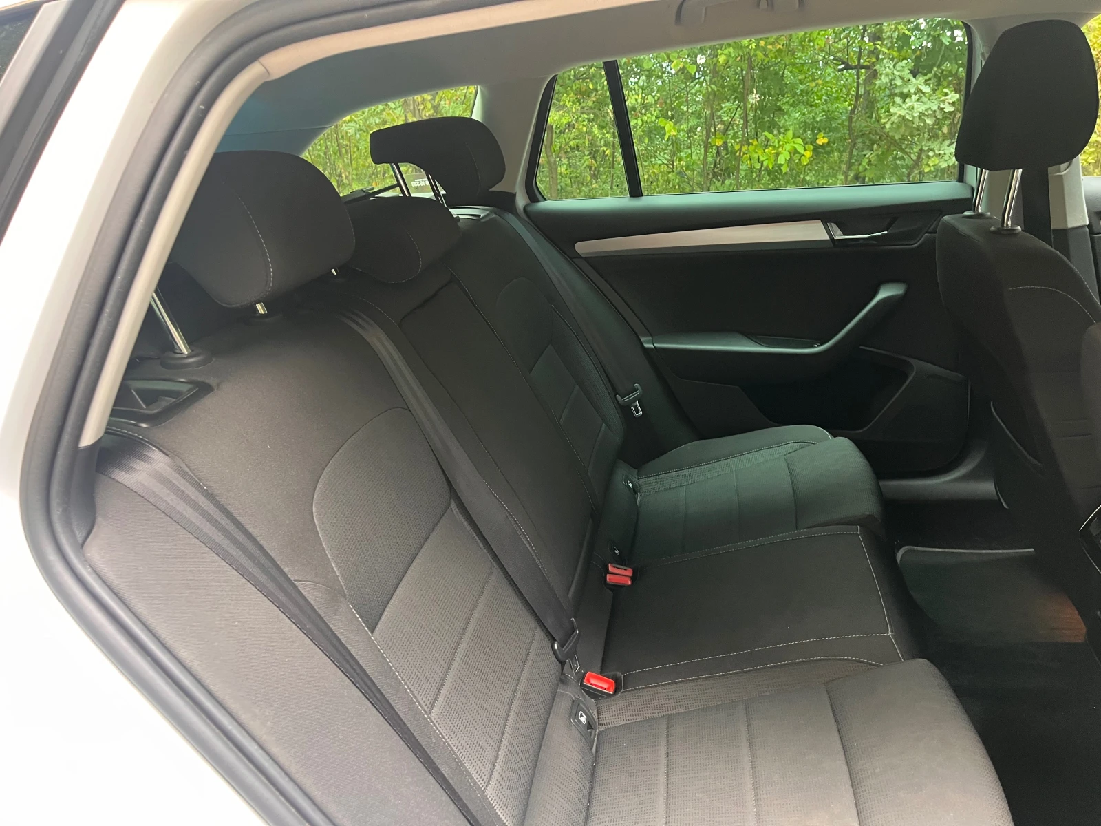Skoda Superb 2.0 190кс 4х4 АВТОМАТИК , снимка 11 - Автомобили и джипове - 56223651