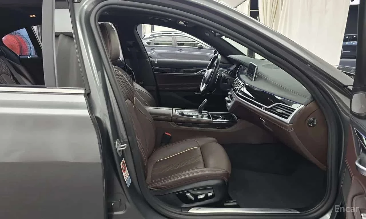 BMW 740 Li * xDrive * M Sport * 4x Обдухване * HUD * TV * , снимка 12 - Автомобили и джипове - 56228452