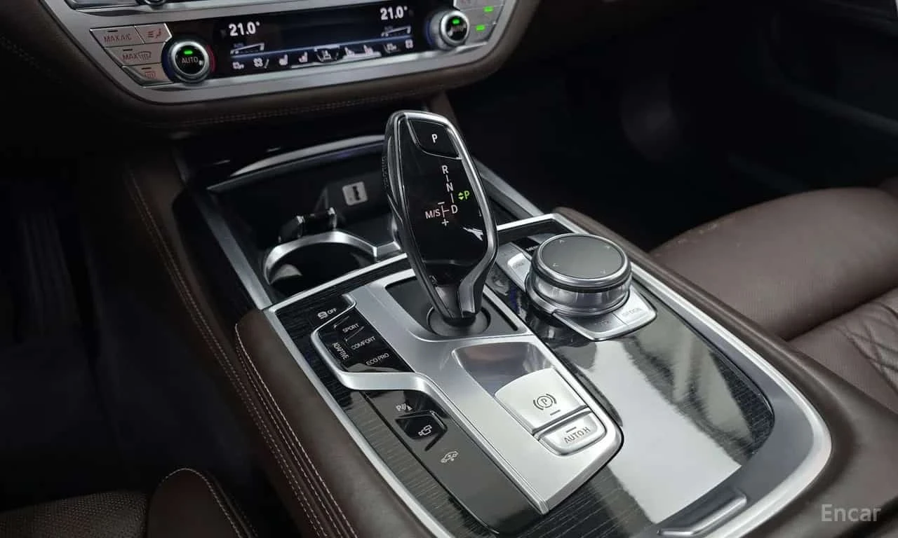 BMW 740 Li * xDrive * M Sport * 4x Обдухване * HUD * TV * , снимка 10 - Автомобили и джипове - 56228452