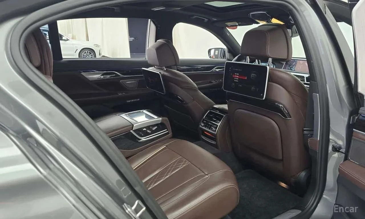 BMW 740 Li * xDrive * M Sport * 4x Обдухване * HUD * TV * , снимка 13 - Автомобили и джипове - 56228452