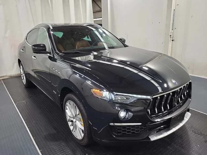 Maserati Levante S GRANLUSSO | AWD | VOCAL ASSIST | ШИБЕДАХ| CARFAX, снимка 3 - Автомобили и джипове - 53382346