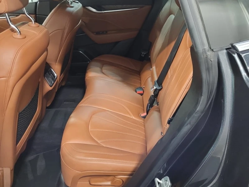 Maserati Levante S GRANLUSSO | AWD | VOCAL ASSIST | ШИБЕДАХ| CARFAX, снимка 13 - Автомобили и джипове - 53382346