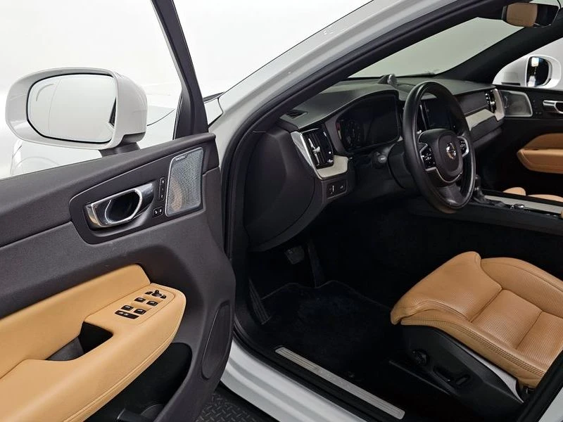 Volvo XC60 T6 Inscription| 316к.с.| ВКЛ.ТЕХНОТЕСТ, снимка 11 - Автомобили и джипове - 55170814
