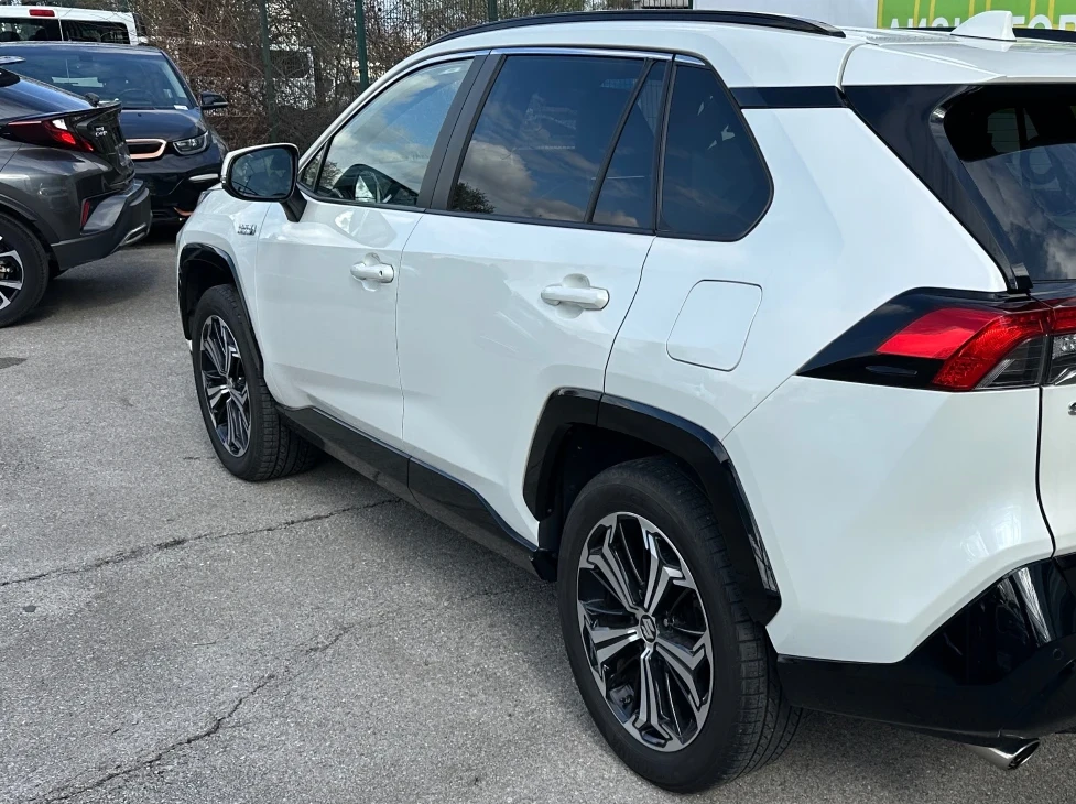 Toyota Rav4 PLUG-IN Hybrid - изображение 2