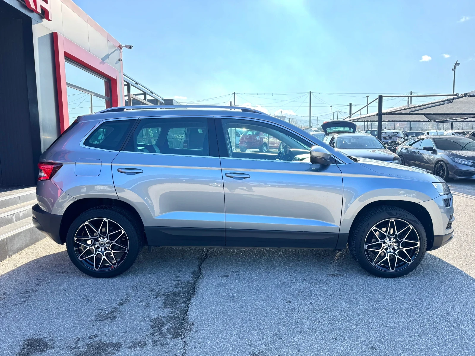 Skoda Karoq 1.6TDI-AUT-FULL LED-CAMERA-KEYLESS-AMBIENT-TOP | Mobile.bg   5