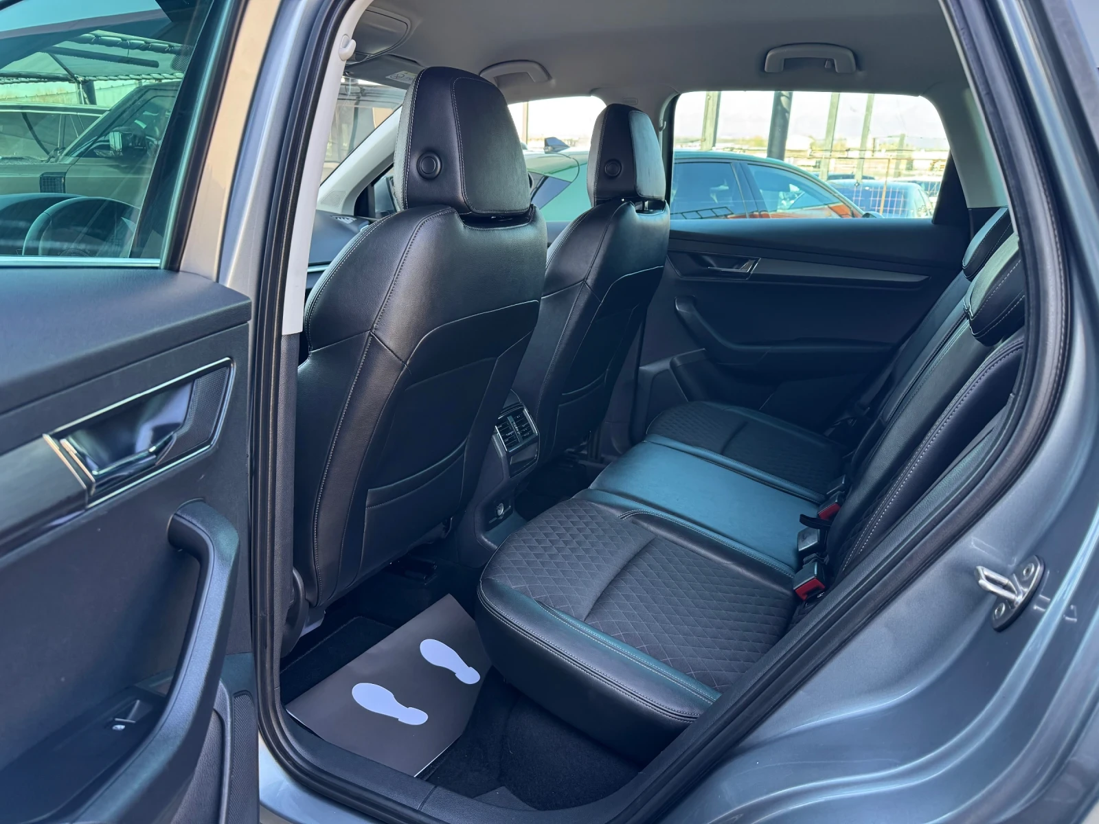 Skoda Karoq 1.6TDI-AUT-FULL LED-CAMERA-KEYLESS-AMBIENT-TOP | Mobile.bg   16