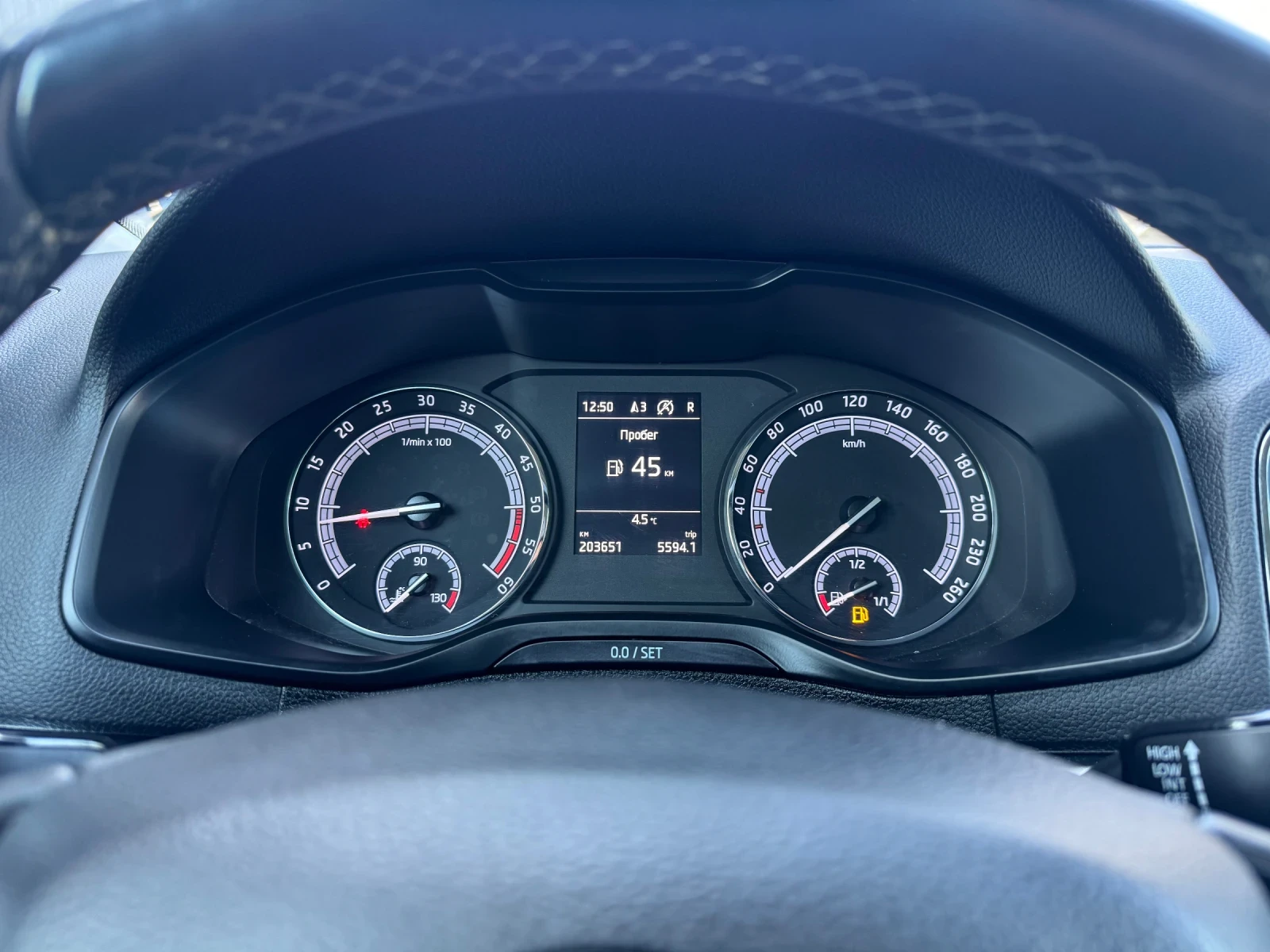 Skoda Karoq 1.6TDI-AUT-FULL LED-CAMERA-KEYLESS-AMBIENT-TOP | Mobile.bg   14