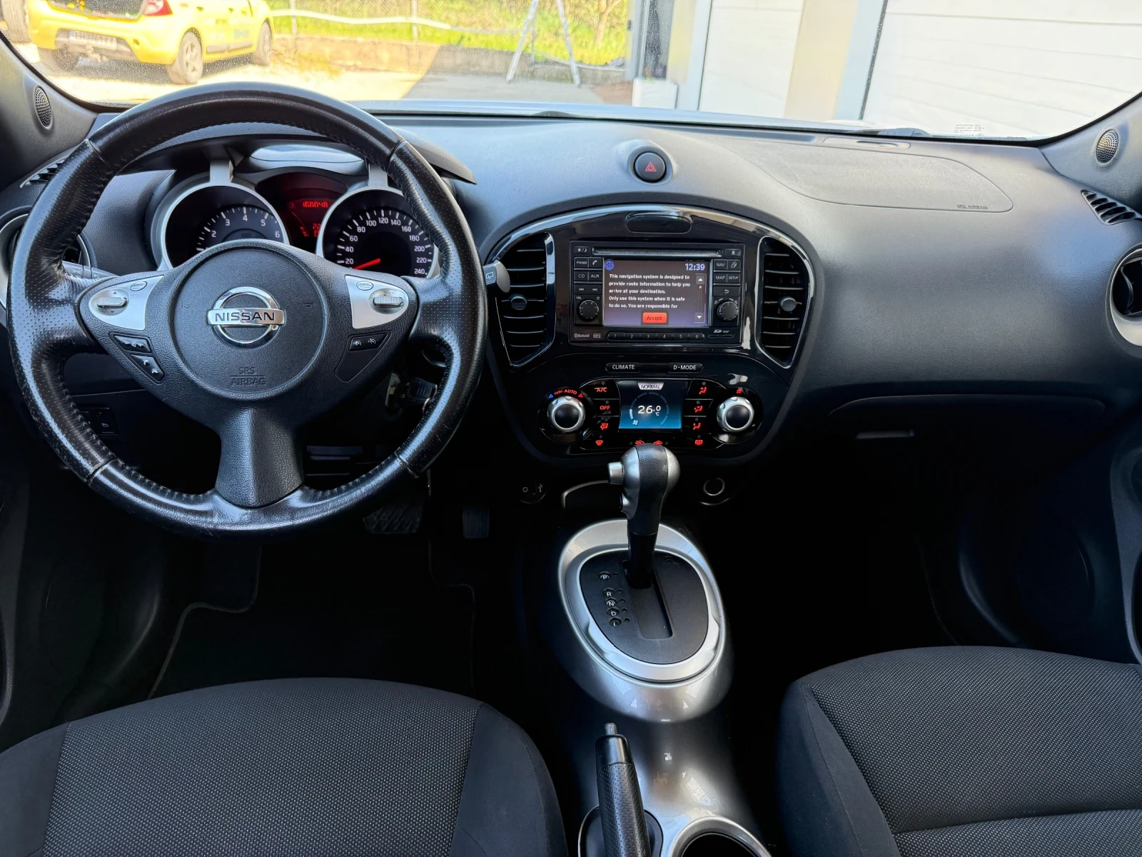 Nissan Juke 1.6i AUTOMAT , снимка 11 - Автомобили и джипове - 54606823