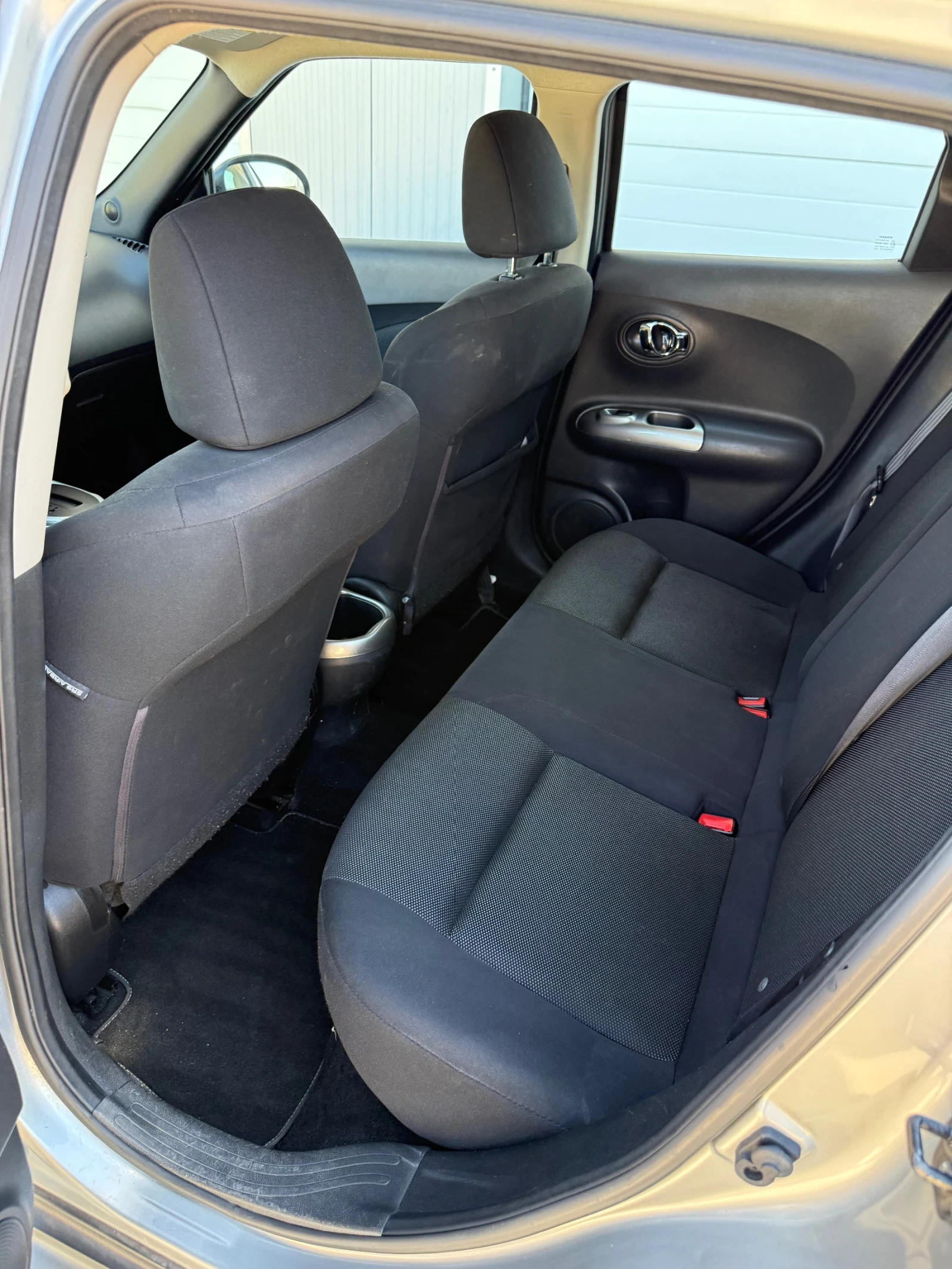Nissan Juke 1.6i AUTOMAT , снимка 15 - Автомобили и джипове - 54606823