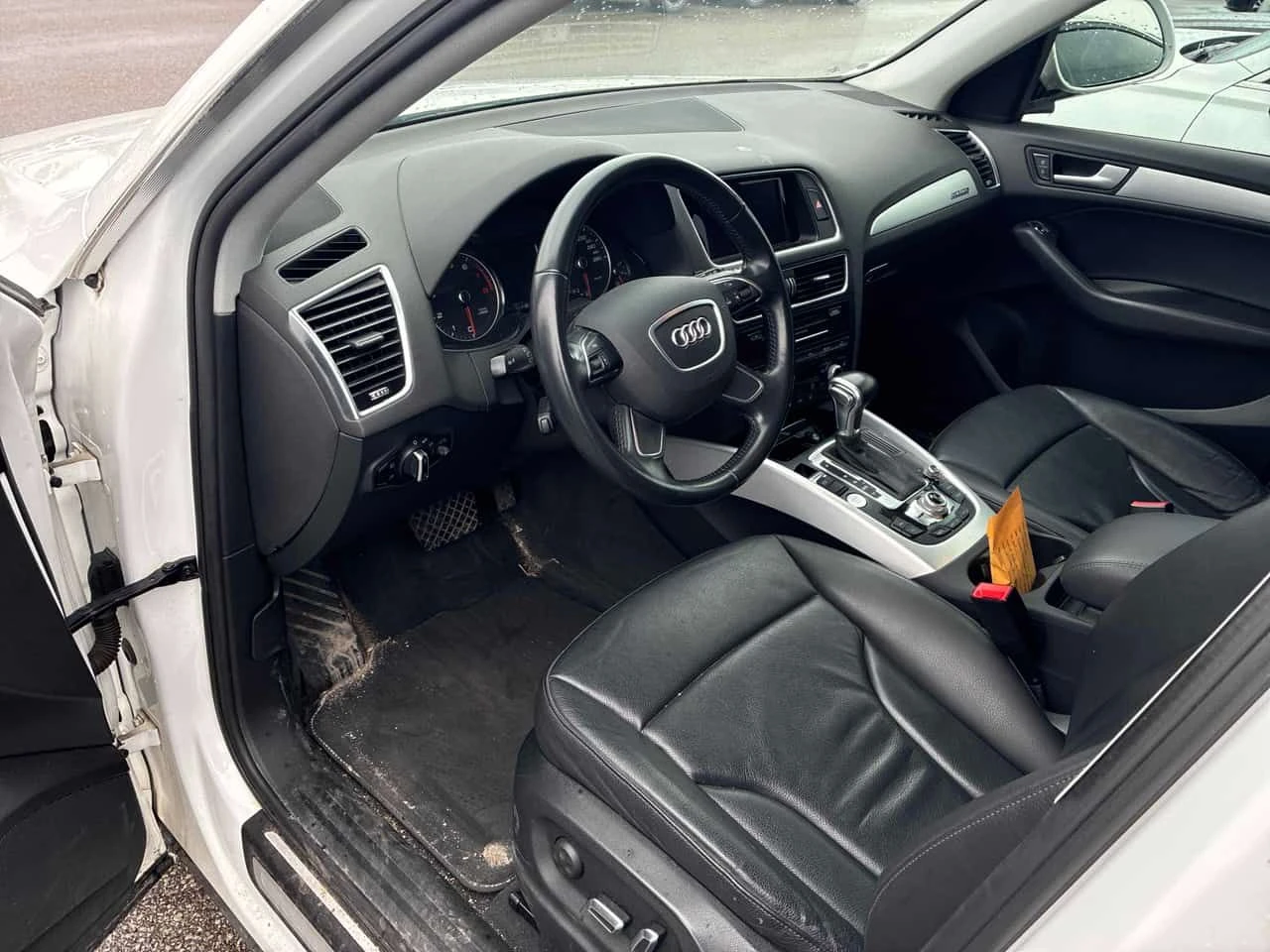Audi Q5 * 2.0T Progressiv* 2 КЛЮЧА* PANO* KEYLESS* ПОДГРЕВ, снимка 5 - Автомобили и джипове - 54385916