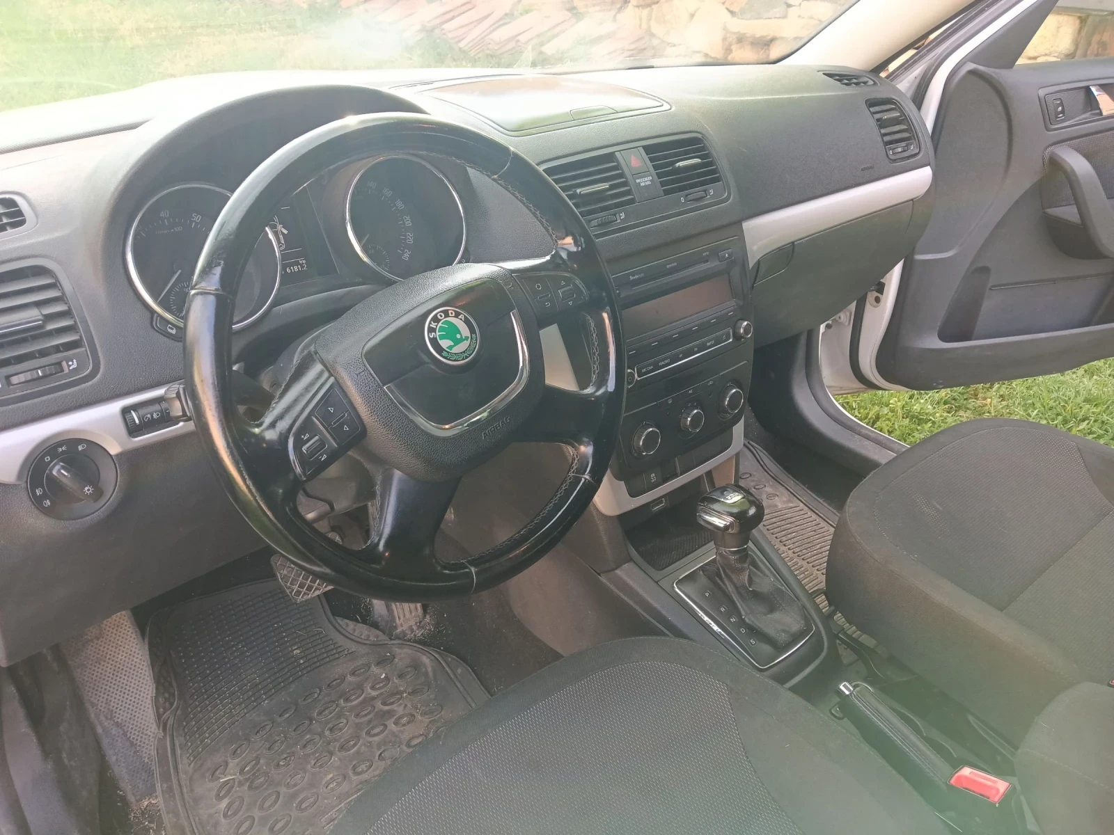 Skoda Yeti 1.2 TSI, регистрирана в гр. Пловдив., снимка 6 - Автомобили и джипове - 54388360