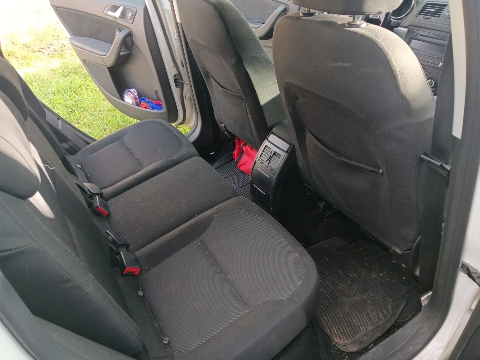 Skoda Yeti 1.2 TSI, регистрирана в гр. Пловдив., снимка 8 - Автомобили и джипове - 54388360