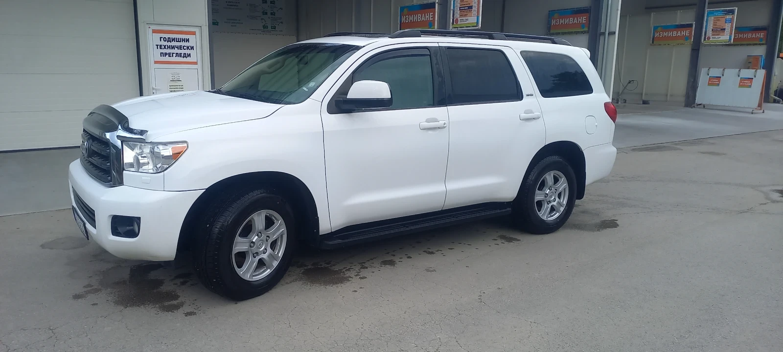 Toyota Sequoia Sr5, снимка 2 - Автомобили и джипове - 54779598