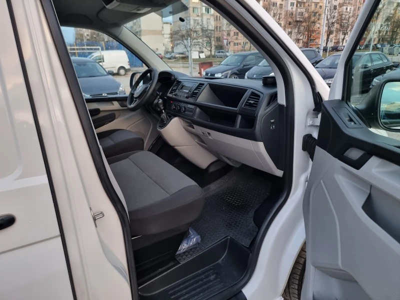 VW Transporter 150 коня, 2.0 TDI, снимка 11 - Бусове и автобуси - 44444710