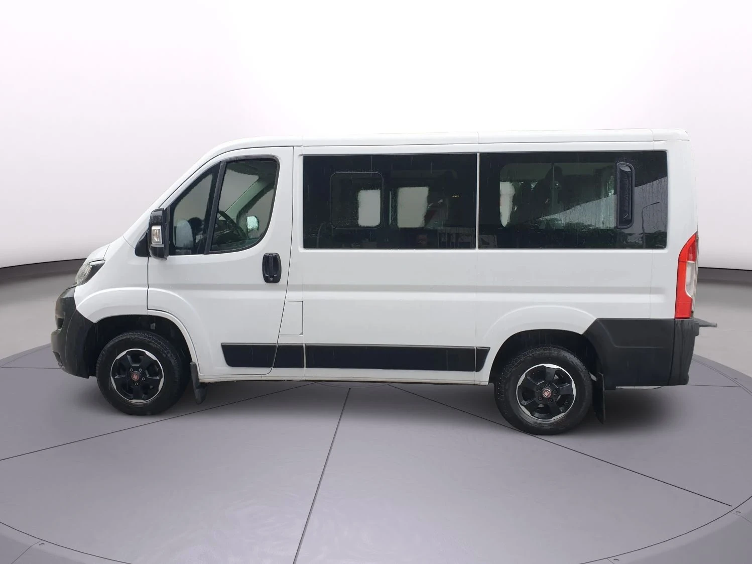 Fiat Ducato 2.2 140кс.  ЛИЗИНГ, снимка 2 - Бусове и автобуси - 51124496