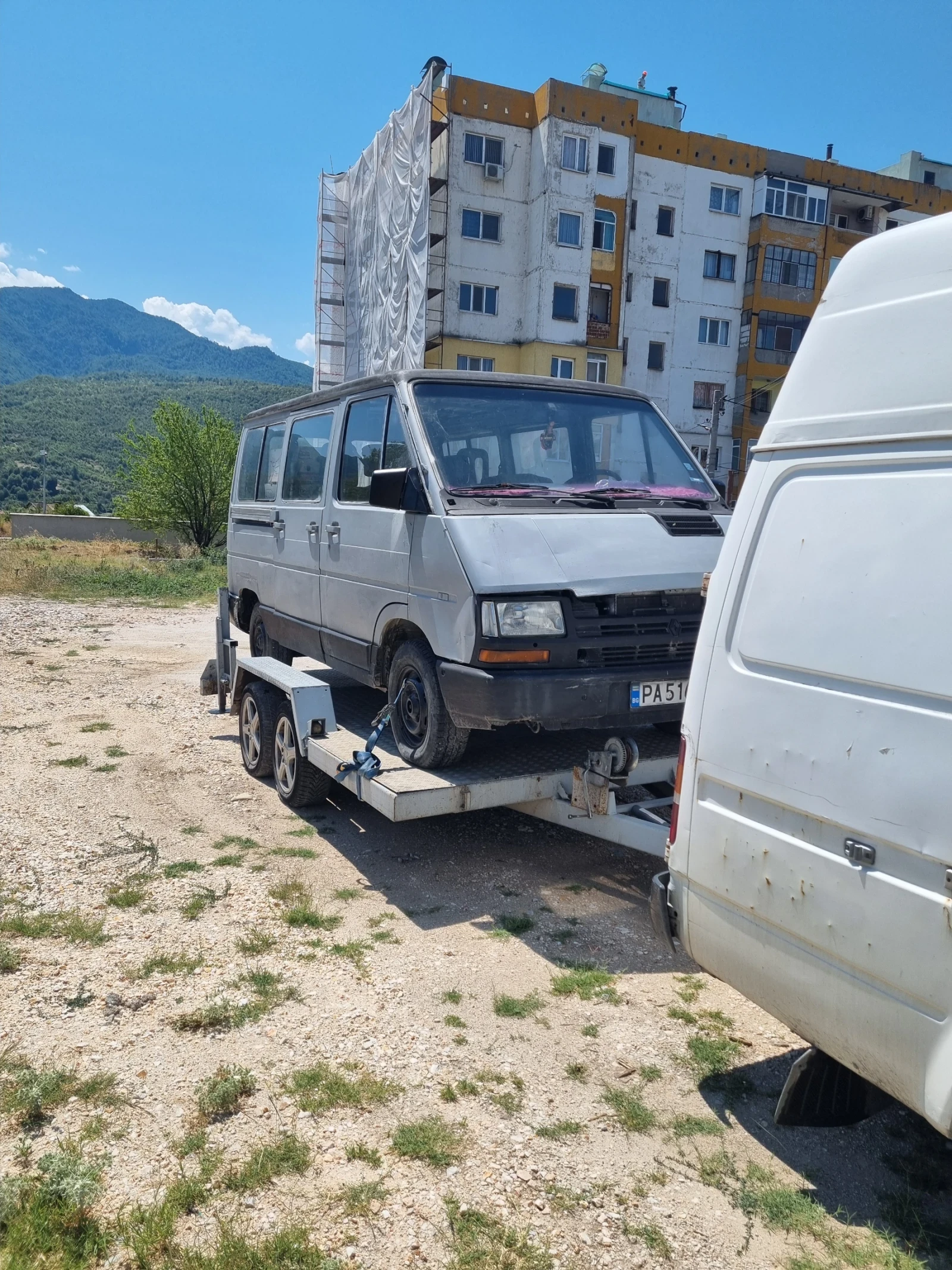 Renault Trafic Пали върви - изображение 4